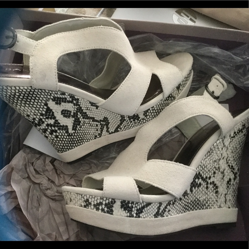 Bakers White animal/Snake print Wedges
